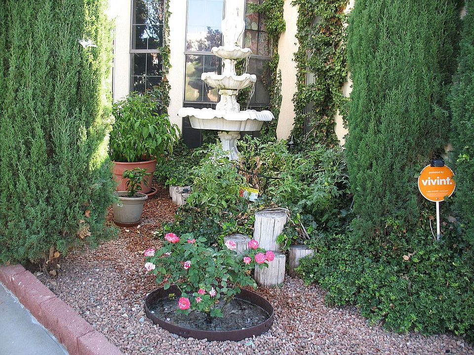 Entrance Fountain Garden
