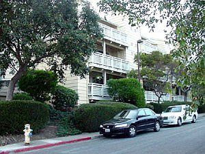 1st image of 301 Oak Ct