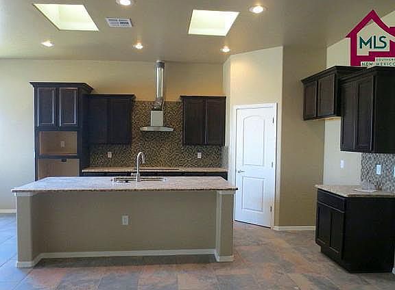 2nd image of 3673 Sienna Ave