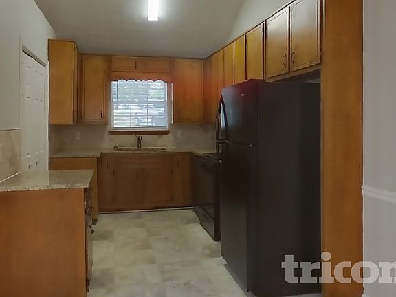 5th image of 160 Branchwood Dr