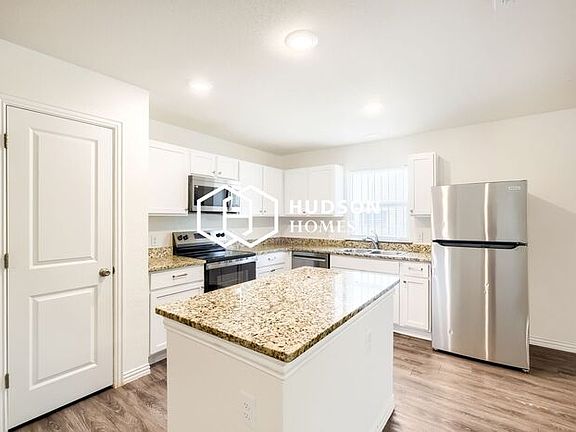 5th image of 204 Coronado Ave