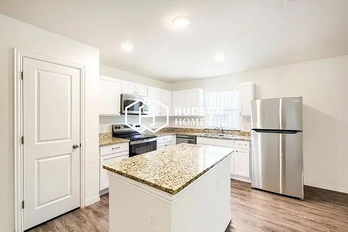 204 Coronado Ave — Photo 5