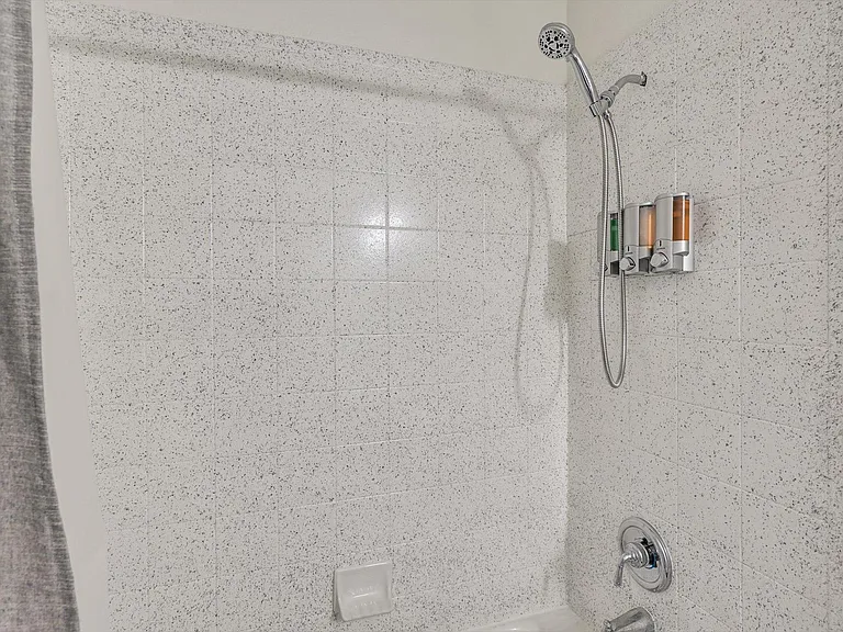 4325 Angelina Dr — Photo 26