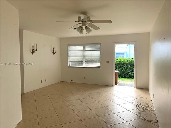 2nd image of 2523 Thomas St #2523