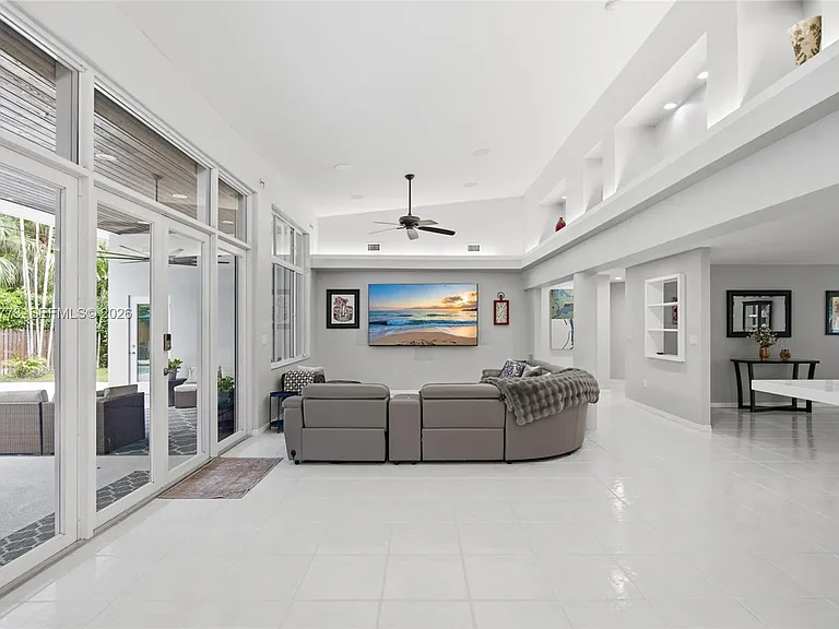 15845 SW 87th Ave — Photo 16