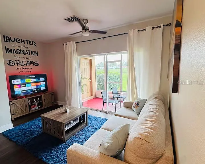 774 Chelsea Dr — Photo 2