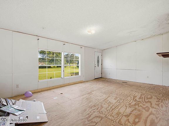 5th image of 103 Water Valley Rd