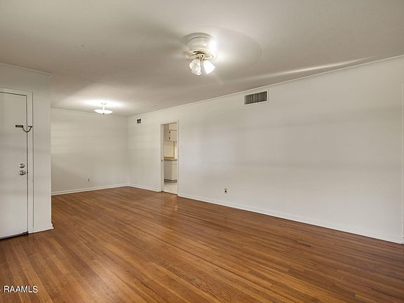 5th image of 116 Woodvale Ave