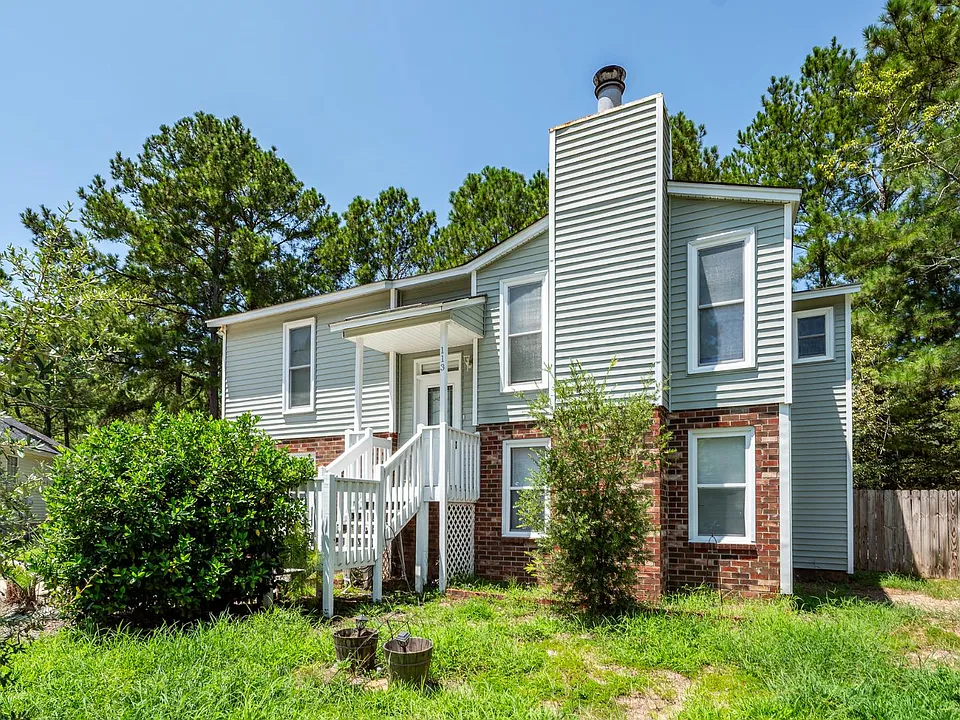 113 Trescott Ct