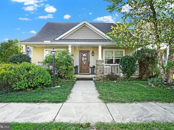 55 Honeysuckle Dr, Marietta, PA 17547