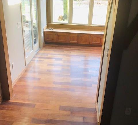 Hallway to Kitchen