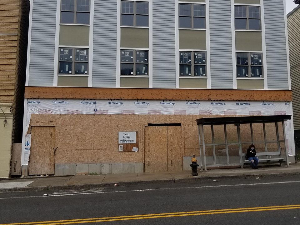 2nd image of 332 Talbot Ave #7