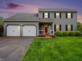 41 Hemlock Ln, Leola, PA 17540