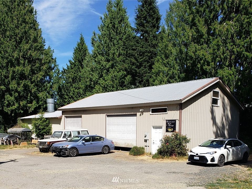 1440 SQFT Shop Building currently being used for auto repair.  What would you like to work on in this very nice shop?>
