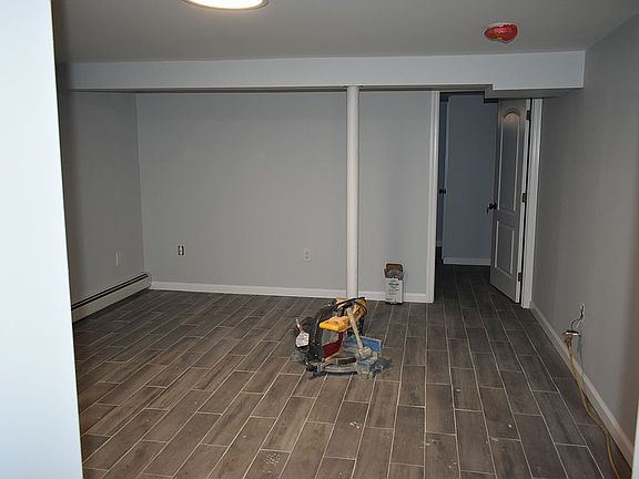 5th image of 93-06 216th St