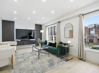 216 Fleetwood Cres, Brampton, ON L6T 2E6