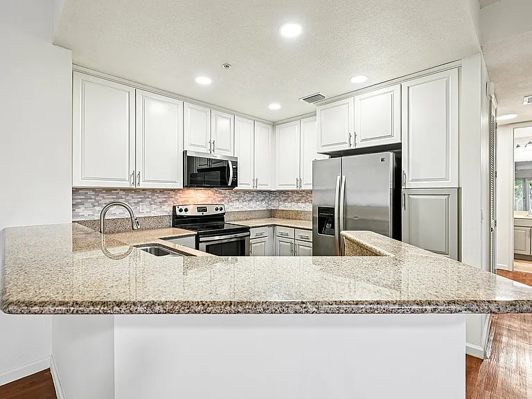 9-web-or-mls-6116 Yellow Sun Dr 2328-S1907-007