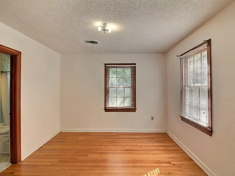 487 S Center St — Photo 18