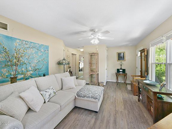 2nd image of 9617 Oak Run Ct