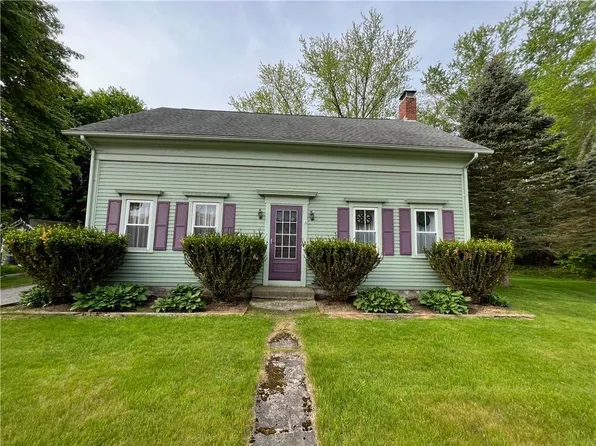 1252 Putnam Pike, Glocester, RI 02814