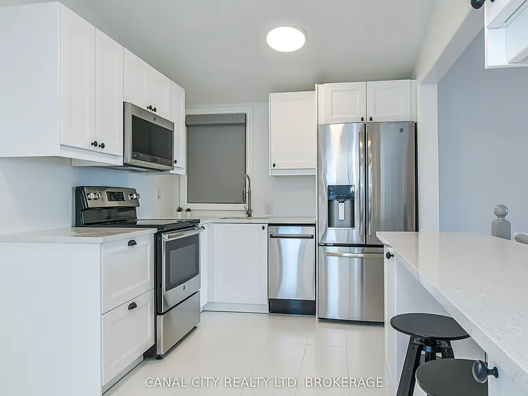 6 Colton Ave — Photo 14