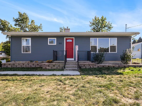 522 Walnut St, Howard City, MI 49329