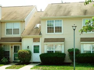 24 Canterbury Cir, Somerset, NJ 08873