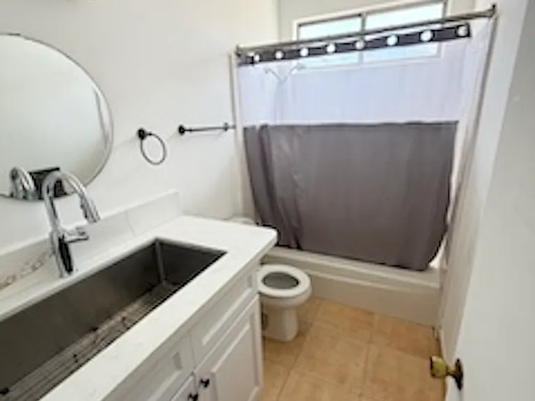 11300 Youngworth St #5 — Photo 2