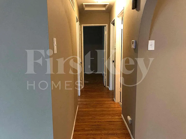 910 Claver Ln — Photo 8