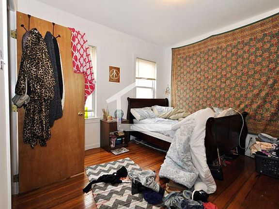 5th image of 62 Brook St #4