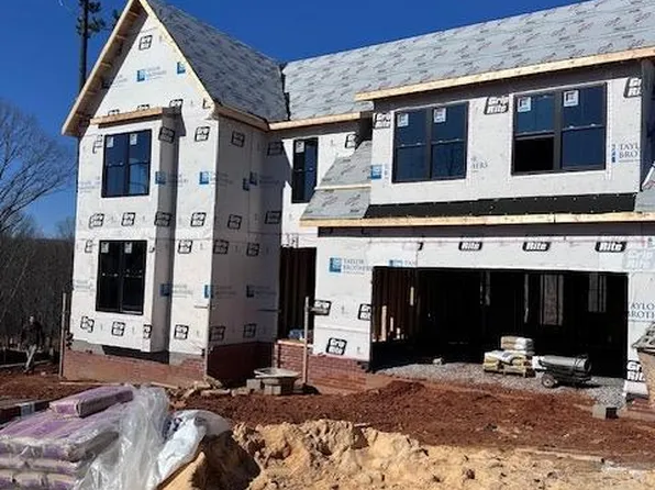 921 Elmwood Ave, Lynchburg, VA 24503