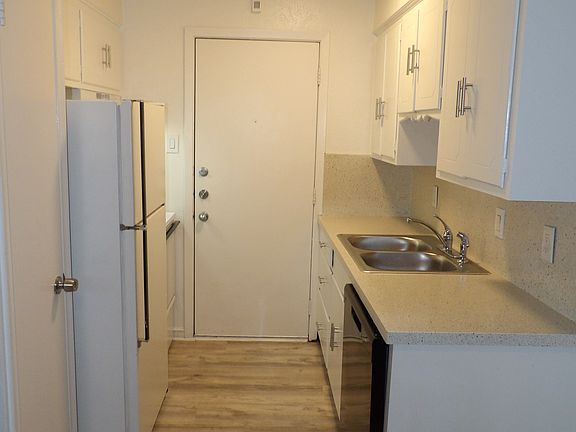 4th image of 4405 McKinney Ave APT 103