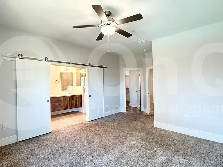 165 E Hearne Way — Photo 7