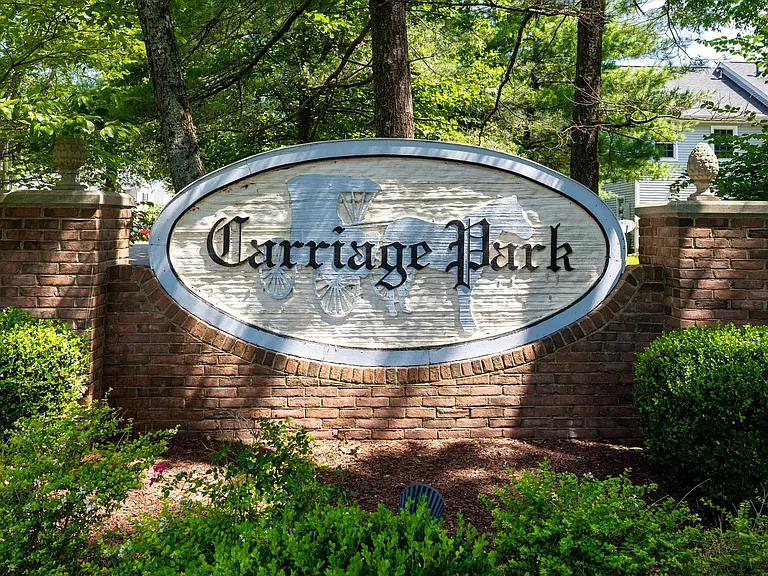 1215 Carriage Park Dr — Photo 42