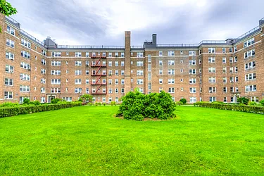 5400 Netherland Avenue in Riverdale