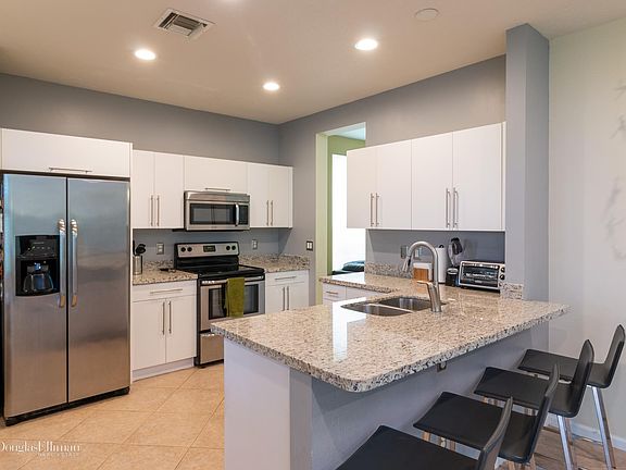 5th image of 16190 La Costa Dr