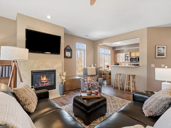 127 Carriage Way, Deforest, WI 53532