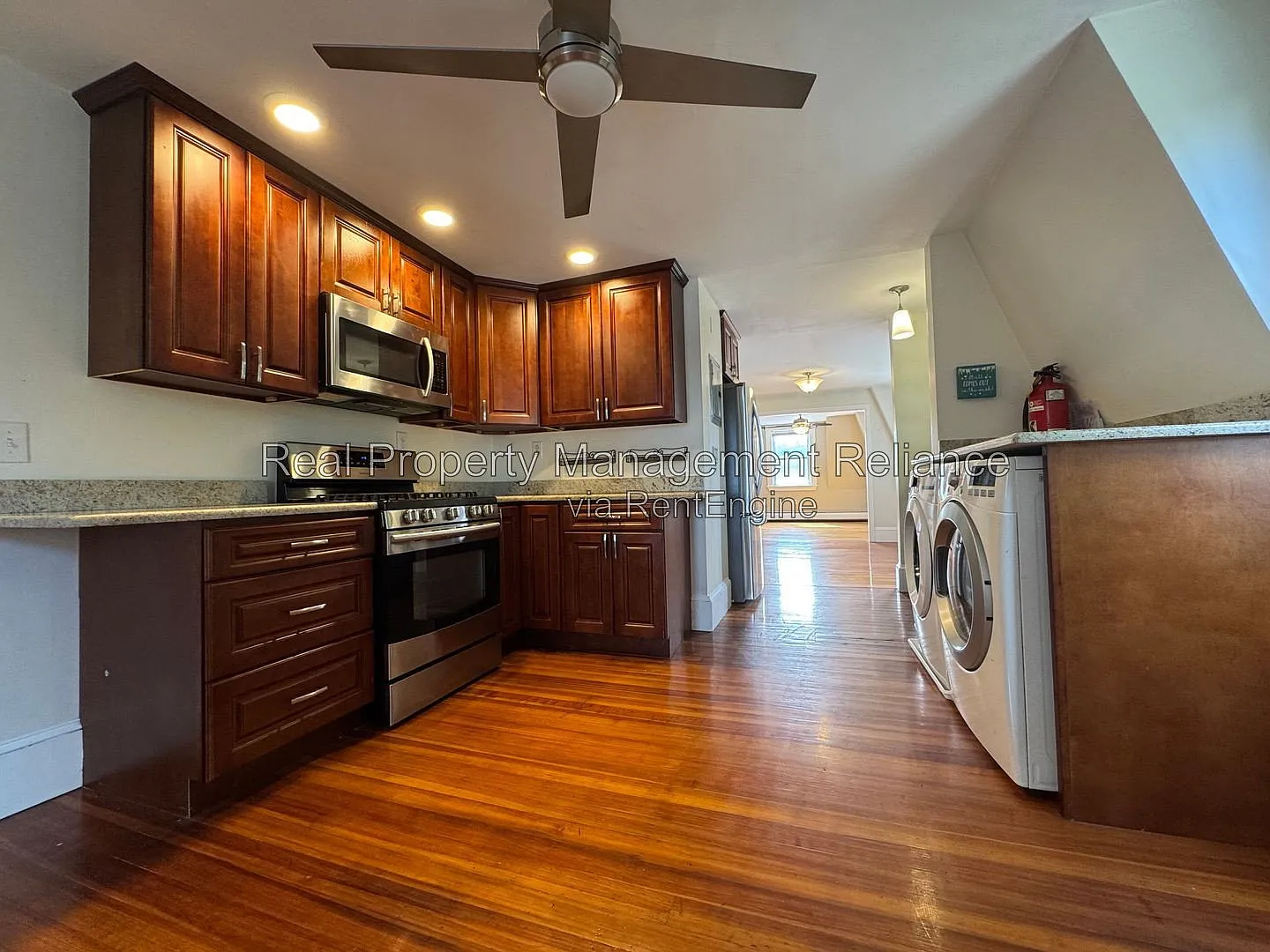2 bed, 1.0 bath, 917 sqft, $2,450 — Photo 1