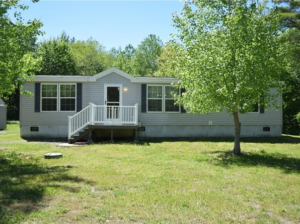 23195 Cemetery Rd, Felts Mills, NY 13638
