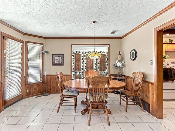 3rd image of 8784 Riverwood Farms Pkwy