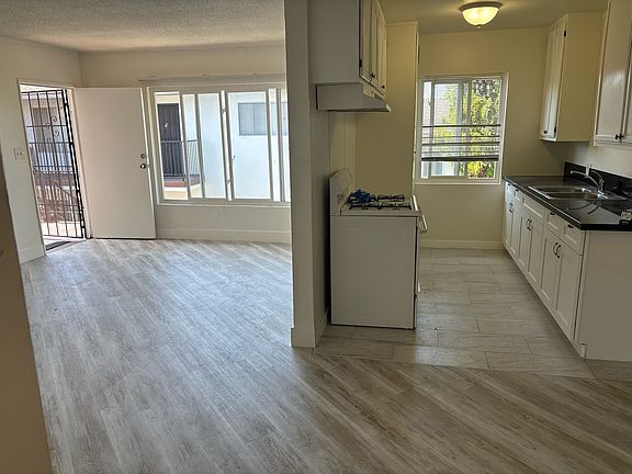 3rd image of 734 N Inglewood Ave APT 9