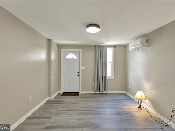 2nd image of 550 E Howard St
