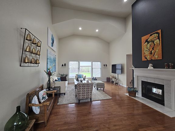 4th image of 2501 Spyglass Ct