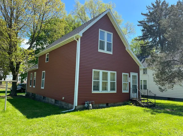 861 Paw Paw Ave, Benton Harbor, MI 49022