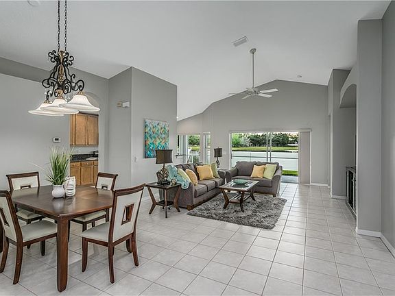 3rd image of 18819 Maisons Dr
