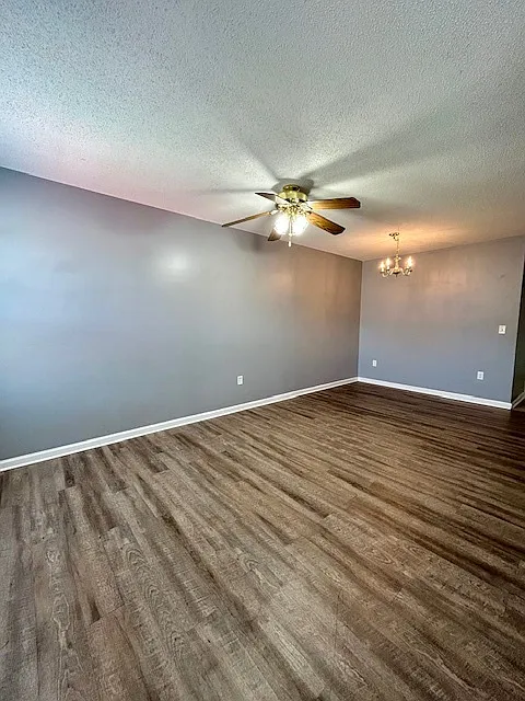 1501 Myrtle St — Photo 4