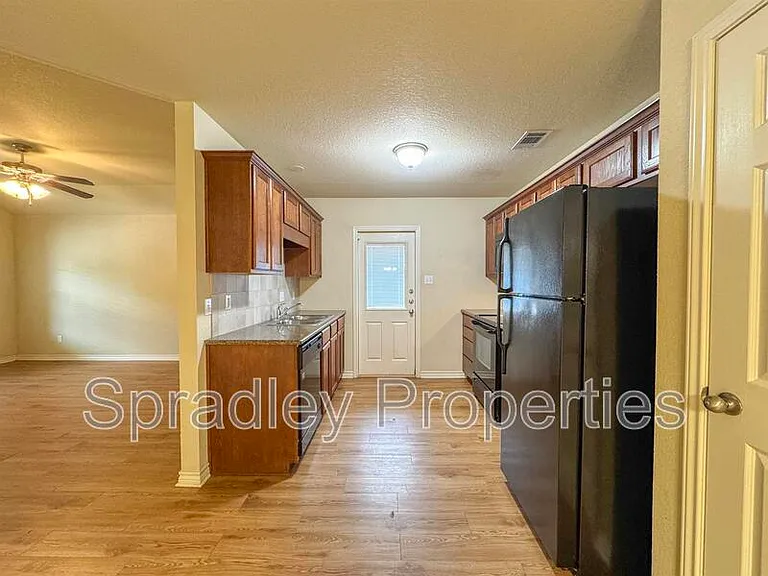 204A Andy Ln — Photo 3