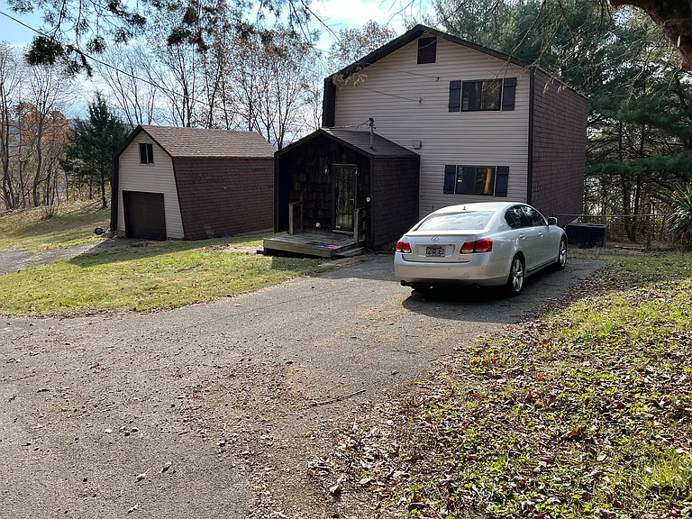 500 Webb Cir — Photo 8