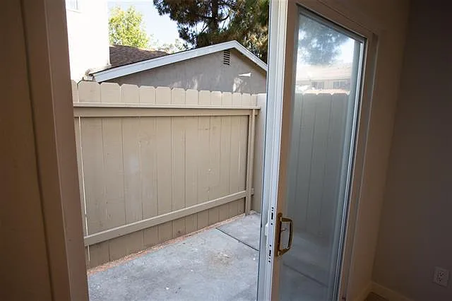 7917 Camino Glorita — Photo 2