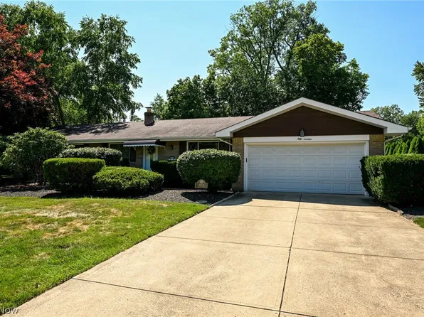 5014 Douglas Dr, North Olmsted, OH 44070
